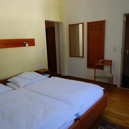 Bertricher Hof Garni Hotel 3*