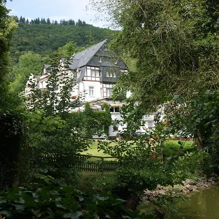 Bertricher Hof Garni Hotel 3*